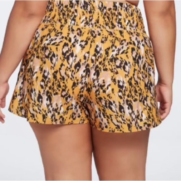 NWT Calia Woman’s Plus Sized Step-up Workout Stretch Elastic Shorts Animal print - Picture 3 of 7